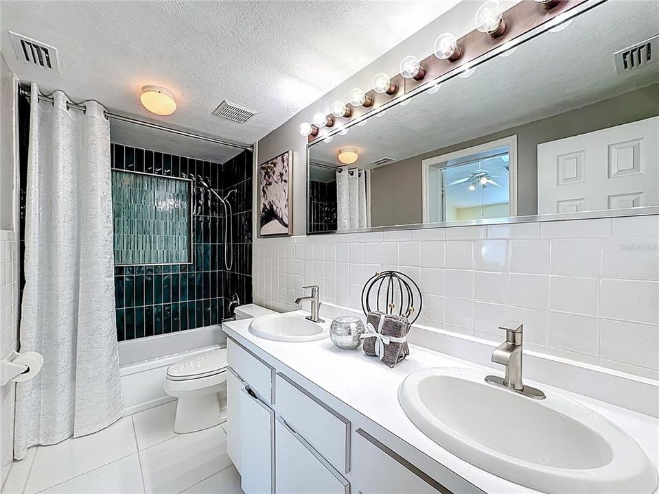 For Sale: $589,500 (3 beds, 3 baths, 1824 Square Feet)