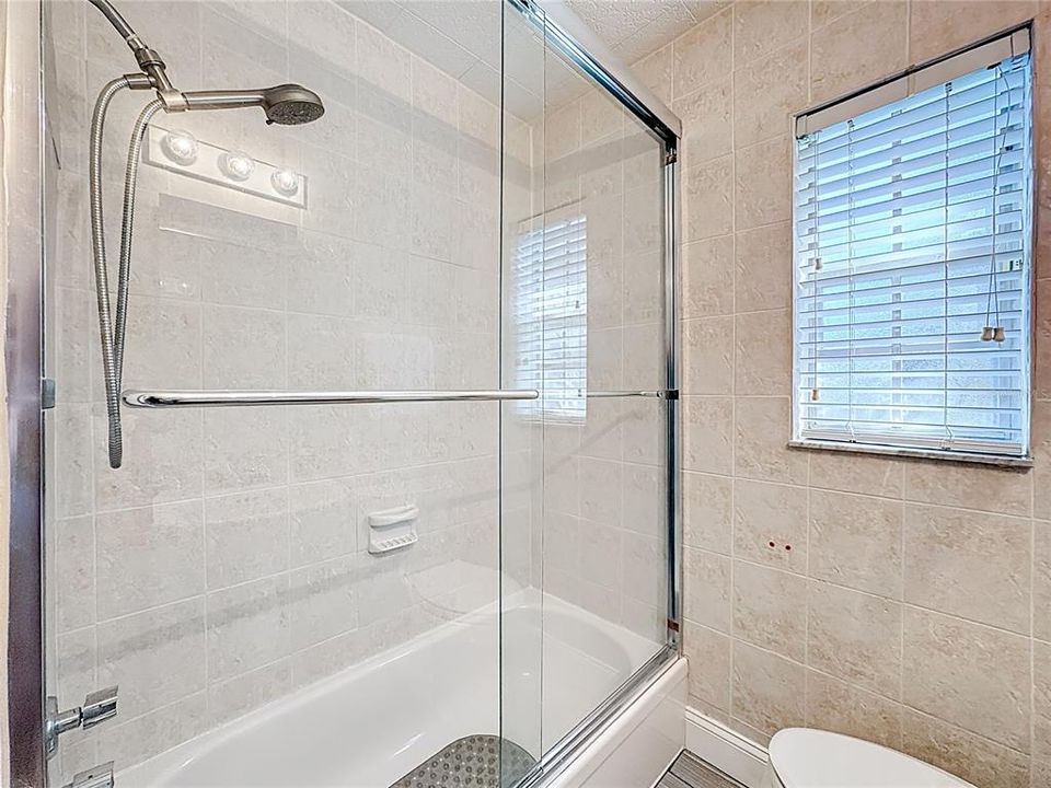 For Sale: $589,500 (3 beds, 3 baths, 1824 Square Feet)