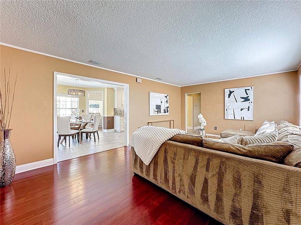 For Sale: $589,500 (3 beds, 3 baths, 1824 Square Feet)