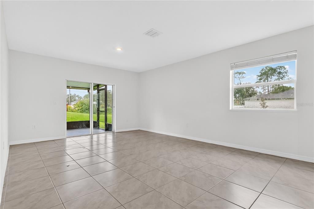 待售: $365,000 (4 贝兹, 2 浴室, 1893 平方英尺)