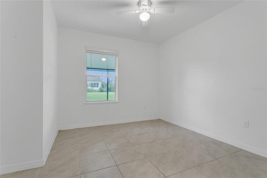 待售: $365,000 (4 贝兹, 2 浴室, 1893 平方英尺)