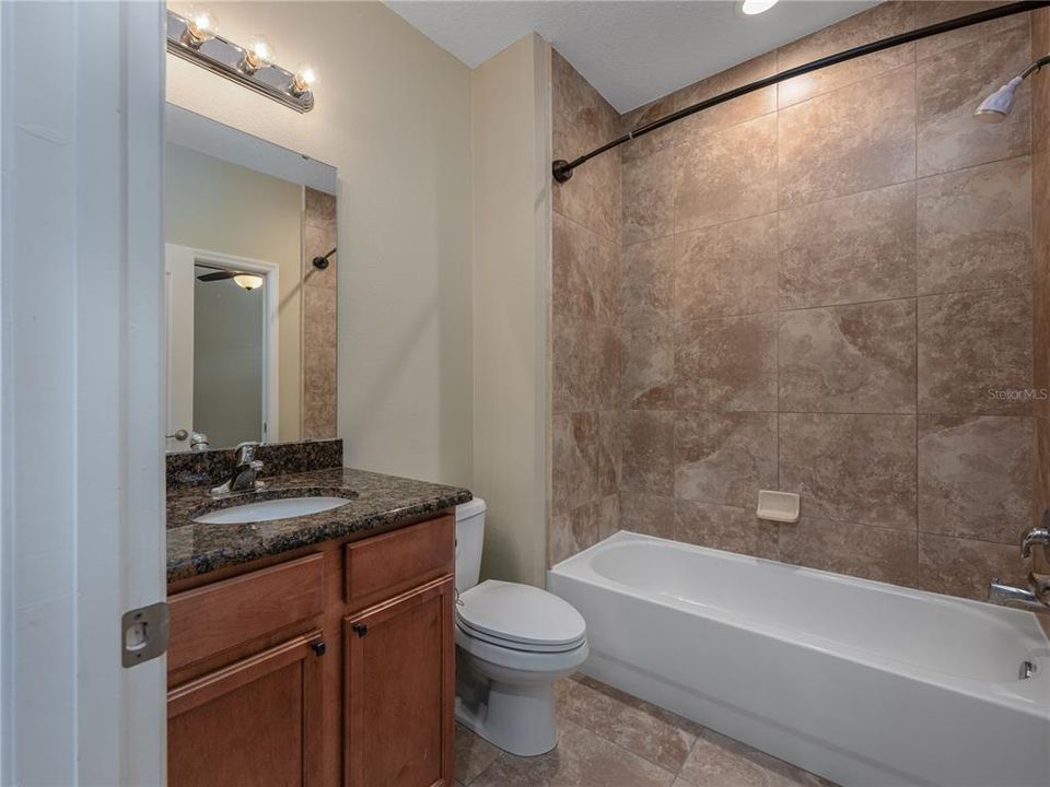 На продажу: $490,000 (4 спален, 2 ванн, 2708 Квадратных фут)