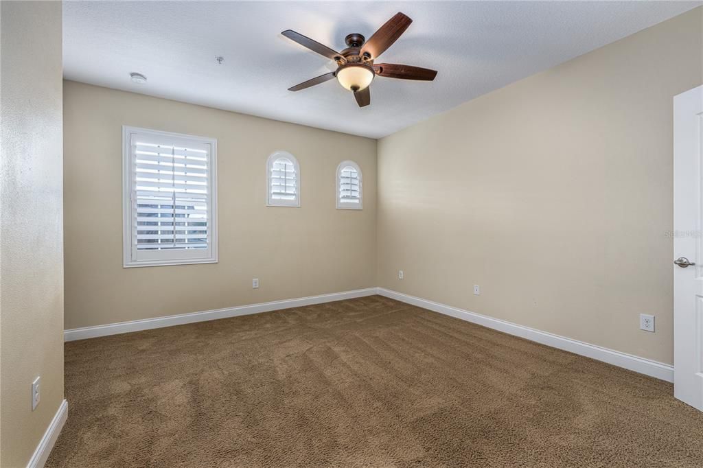 На продажу: $490,000 (4 спален, 2 ванн, 2708 Квадратных фут)