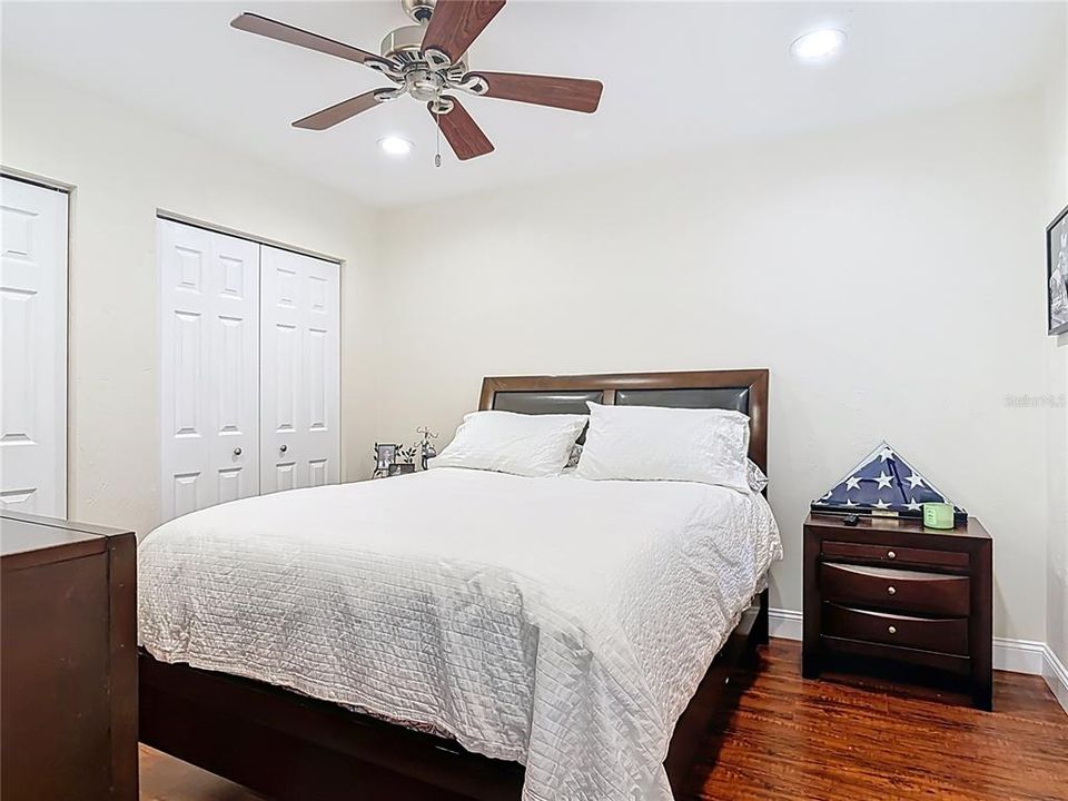 На продажу: $320,000 (2 спален, 2 ванн, 1391 Квадратных фут)