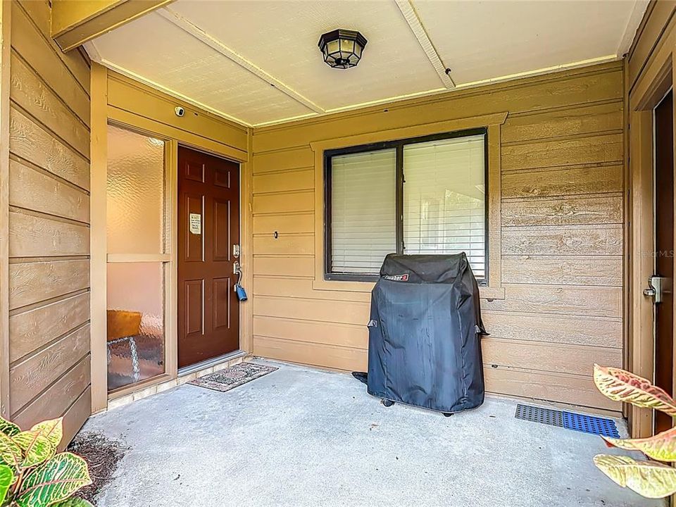 На продажу: $320,000 (2 спален, 2 ванн, 1391 Квадратных фут)