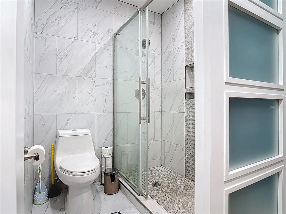 На продажу: $320,000 (2 спален, 2 ванн, 1391 Квадратных фут)