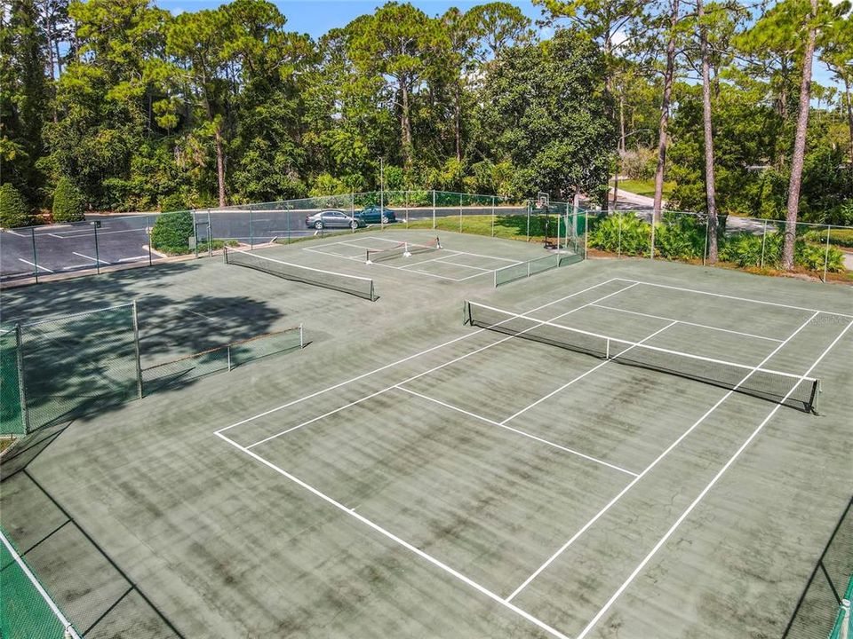 На продажу: $320,000 (2 спален, 2 ванн, 1391 Квадратных фут)