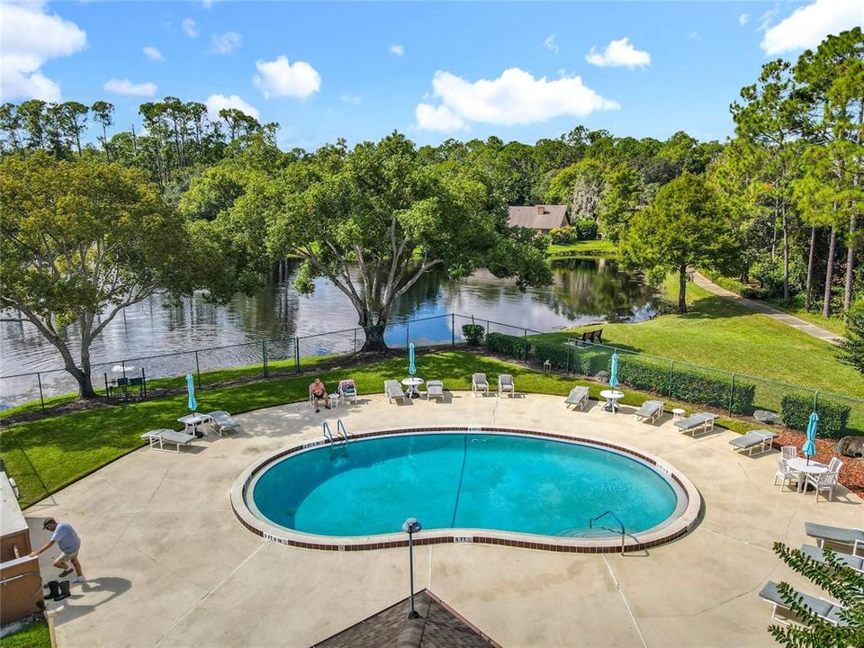 На продажу: $320,000 (2 спален, 2 ванн, 1391 Квадратных фут)