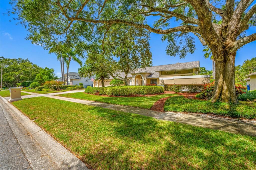 En Venta: $846,500 (4 camas, 2 baños, 3156 Pies cuadrados)