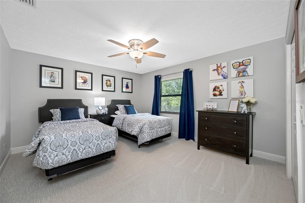 En Venta: $846,500 (4 camas, 2 baños, 3156 Pies cuadrados)