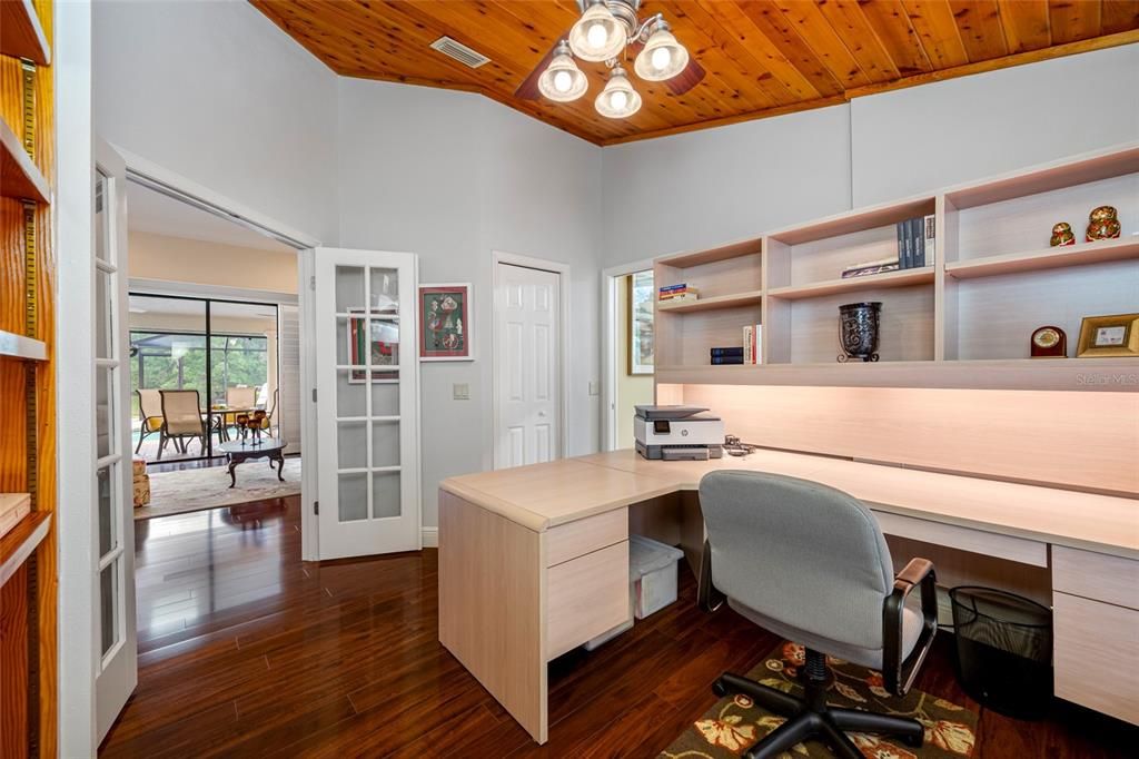 En Venta: $846,500 (4 camas, 2 baños, 3156 Pies cuadrados)