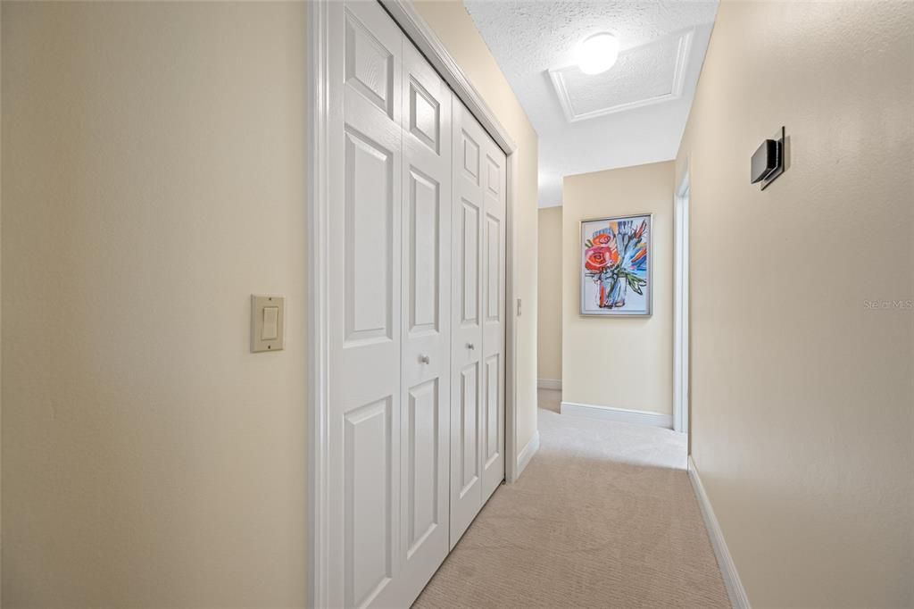 En Venta: $846,500 (4 camas, 2 baños, 3156 Pies cuadrados)