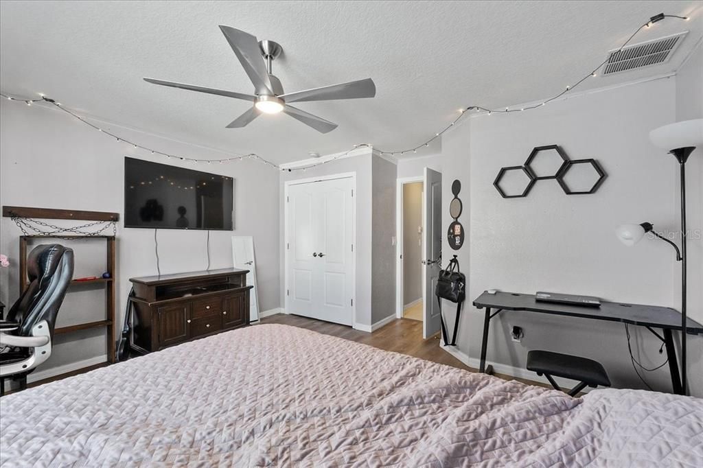 待售: $564,000 (5 贝兹, 3 浴室, 2683 平方英尺)