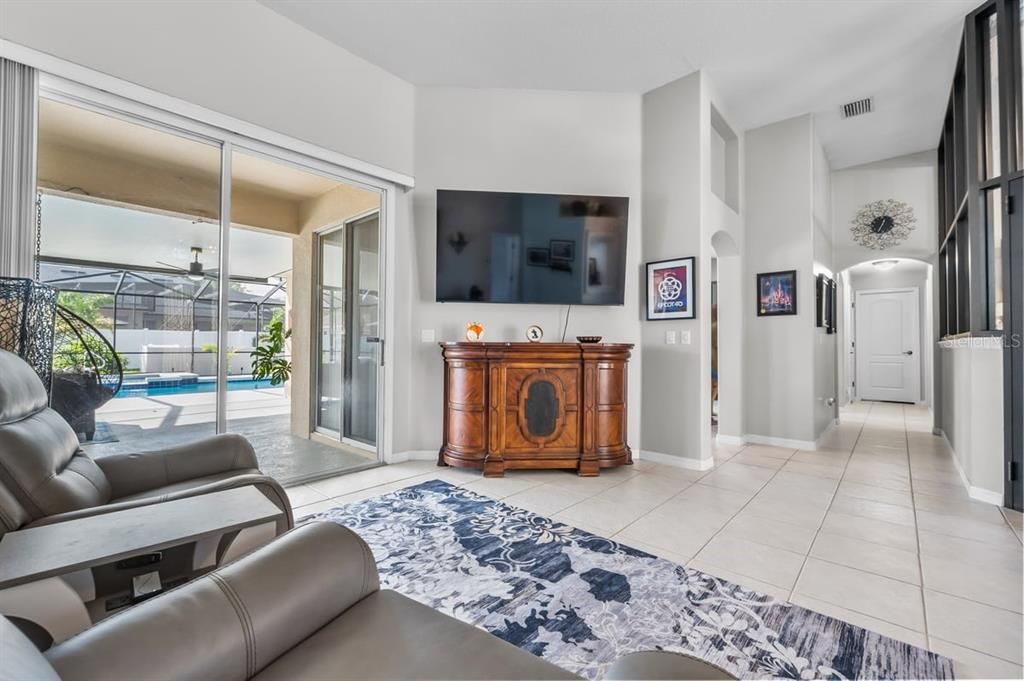 待售: $564,000 (5 贝兹, 3 浴室, 2683 平方英尺)