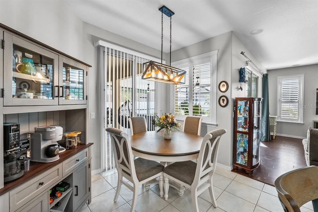 待售: $564,000 (5 贝兹, 3 浴室, 2683 平方英尺)