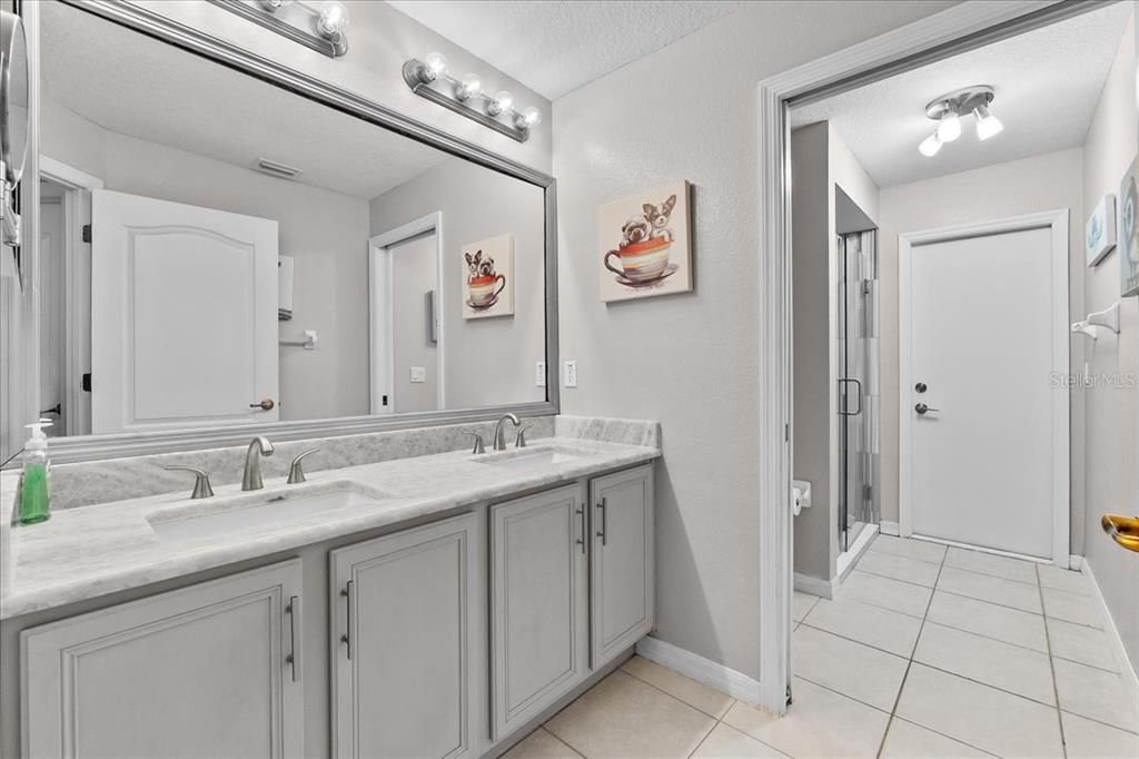 待售: $564,000 (5 贝兹, 3 浴室, 2683 平方英尺)