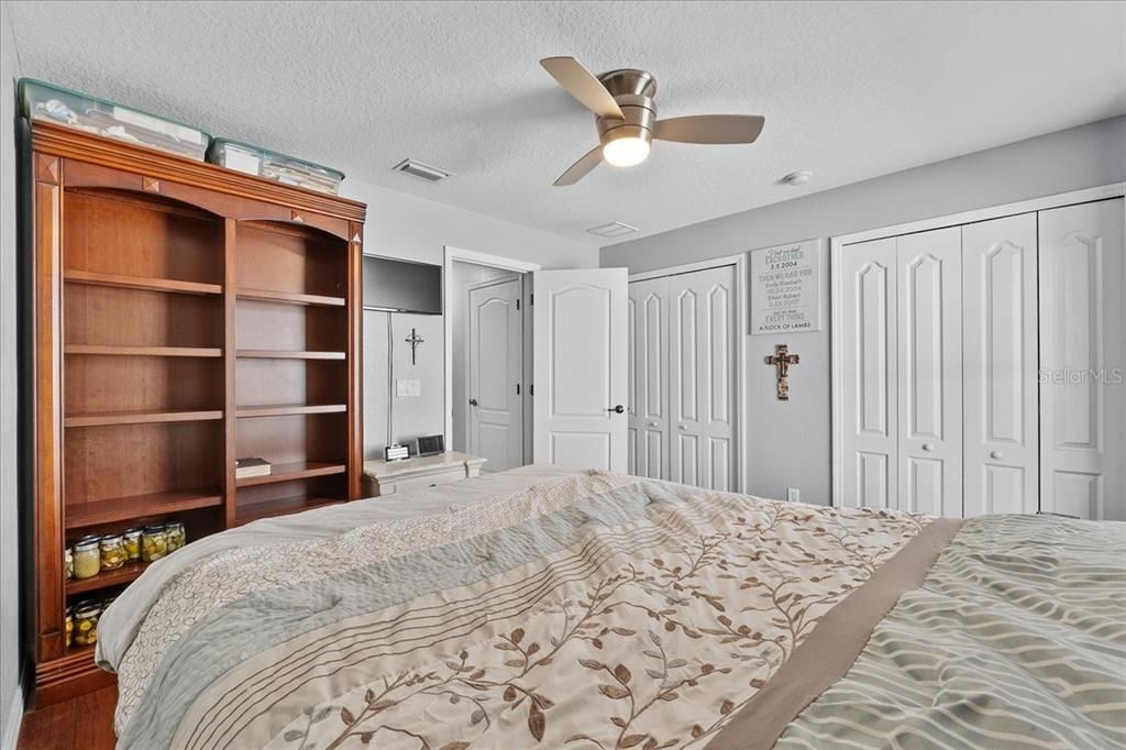 待售: $564,000 (5 贝兹, 3 浴室, 2683 平方英尺)