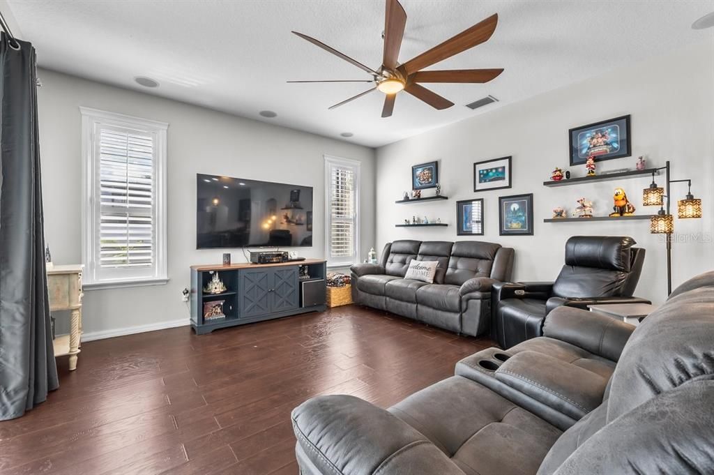 待售: $564,000 (5 贝兹, 3 浴室, 2683 平方英尺)