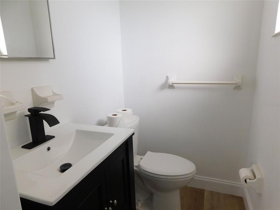 For Sale: $283,000 (3 beds, 1 baths, 1011 Square Feet)