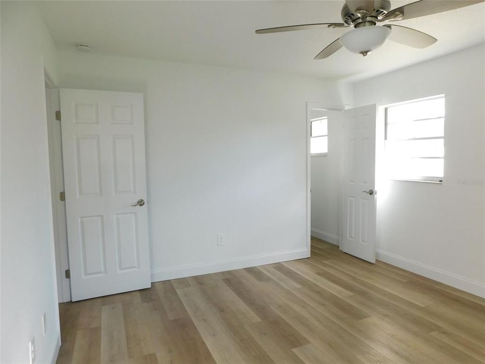 For Sale: $283,000 (3 beds, 1 baths, 1011 Square Feet)