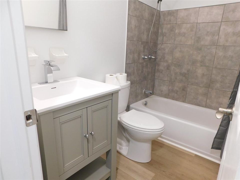 For Sale: $283,000 (3 beds, 1 baths, 1011 Square Feet)