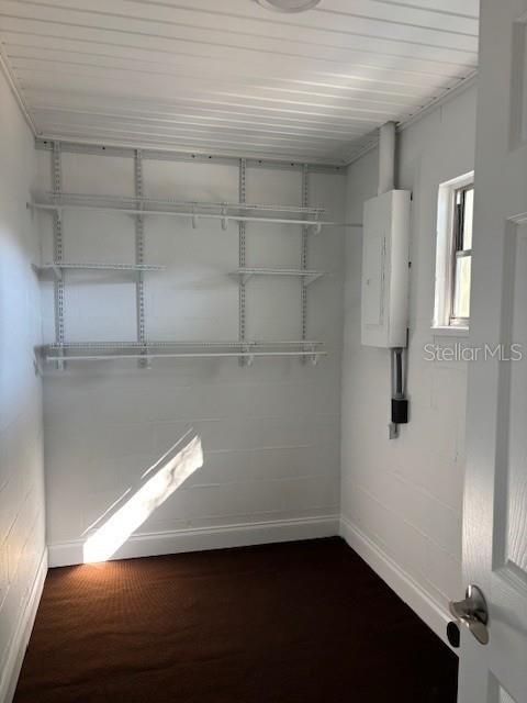 For Sale: $283,000 (3 beds, 1 baths, 1011 Square Feet)