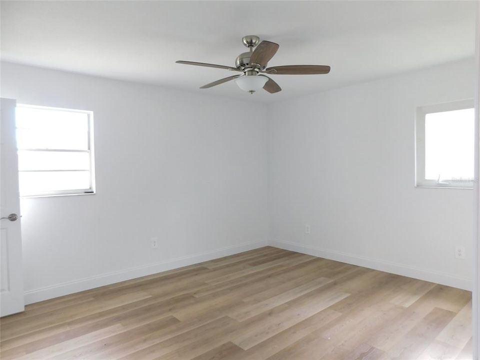 For Sale: $283,000 (3 beds, 1 baths, 1011 Square Feet)