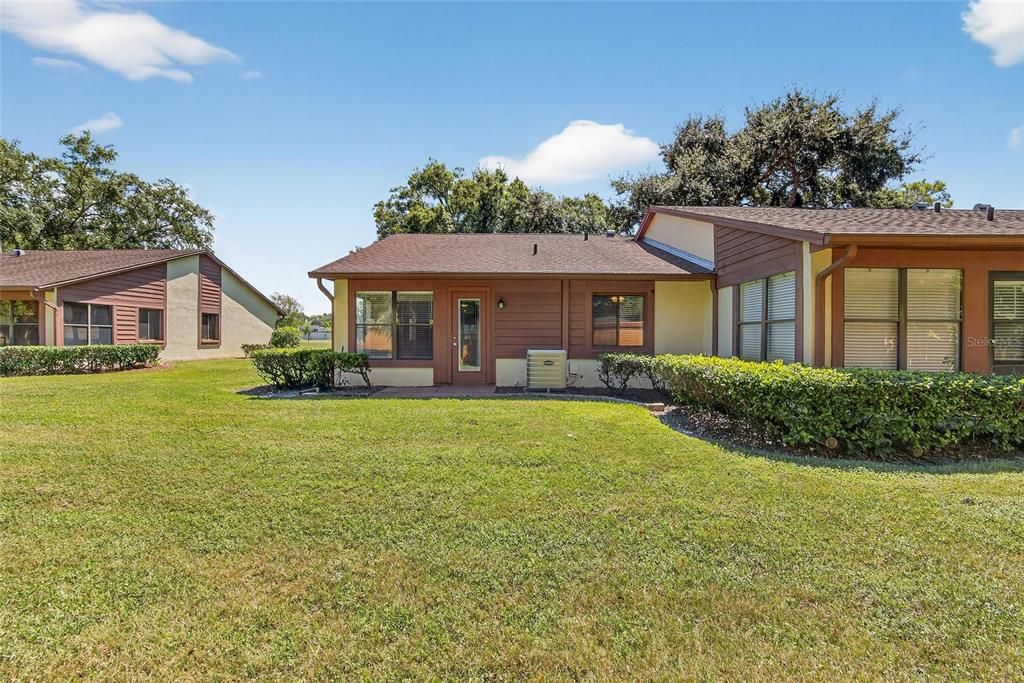 合同活跃: $149,000 (2 贝兹, 2 浴室, 1029 平方英尺)