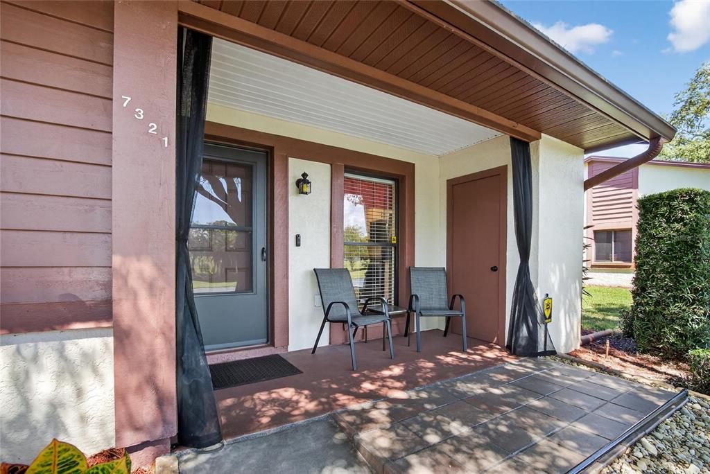 合同活跃: $149,000 (2 贝兹, 2 浴室, 1029 平方英尺)