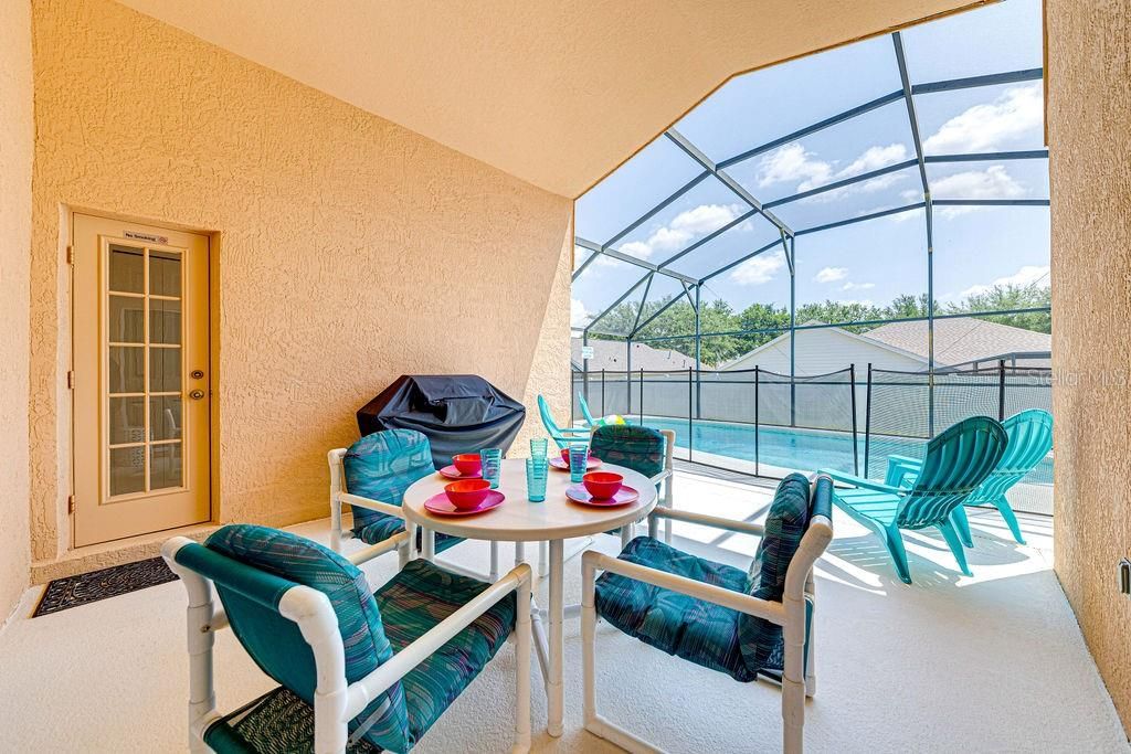 合同活跃: $425,000 (4 贝兹, 3 浴室, 1855 平方英尺)