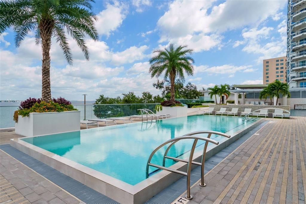 En Venta: $2,999,000 (3 camas, 3 baños, 3395 Pies cuadrados)