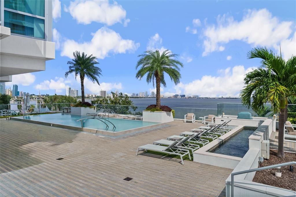 En Venta: $2,999,000 (3 camas, 3 baños, 3395 Pies cuadrados)