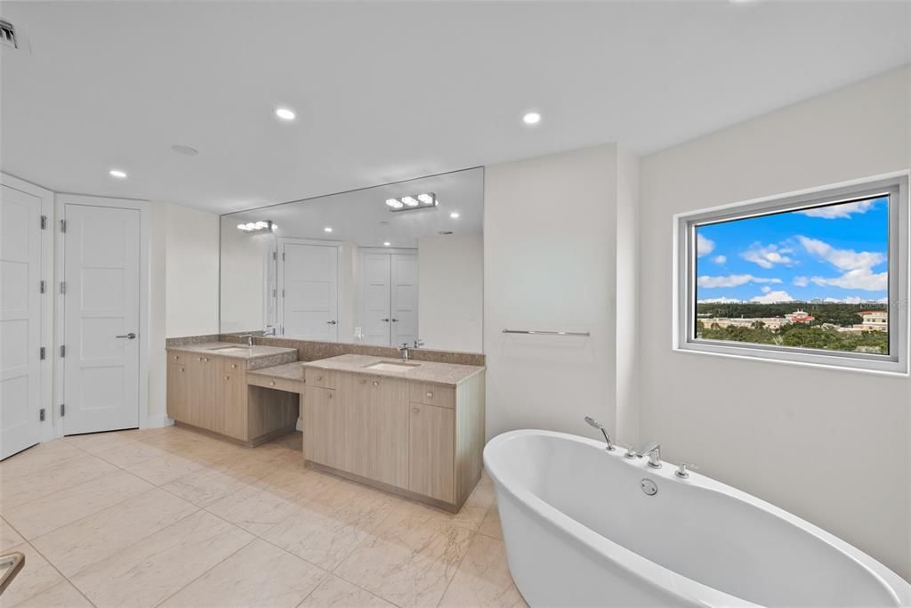 En Venta: $2,999,000 (3 camas, 3 baños, 3395 Pies cuadrados)