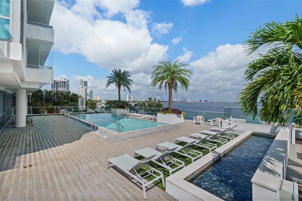 En Venta: $2,999,000 (3 camas, 3 baños, 3395 Pies cuadrados)