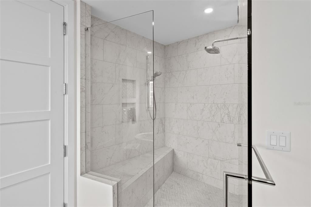 En Venta: $2,999,000 (3 camas, 3 baños, 3395 Pies cuadrados)