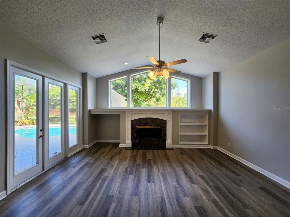 For Rent: $4,950 (5 beds, 4 baths, 3662 Square Feet)