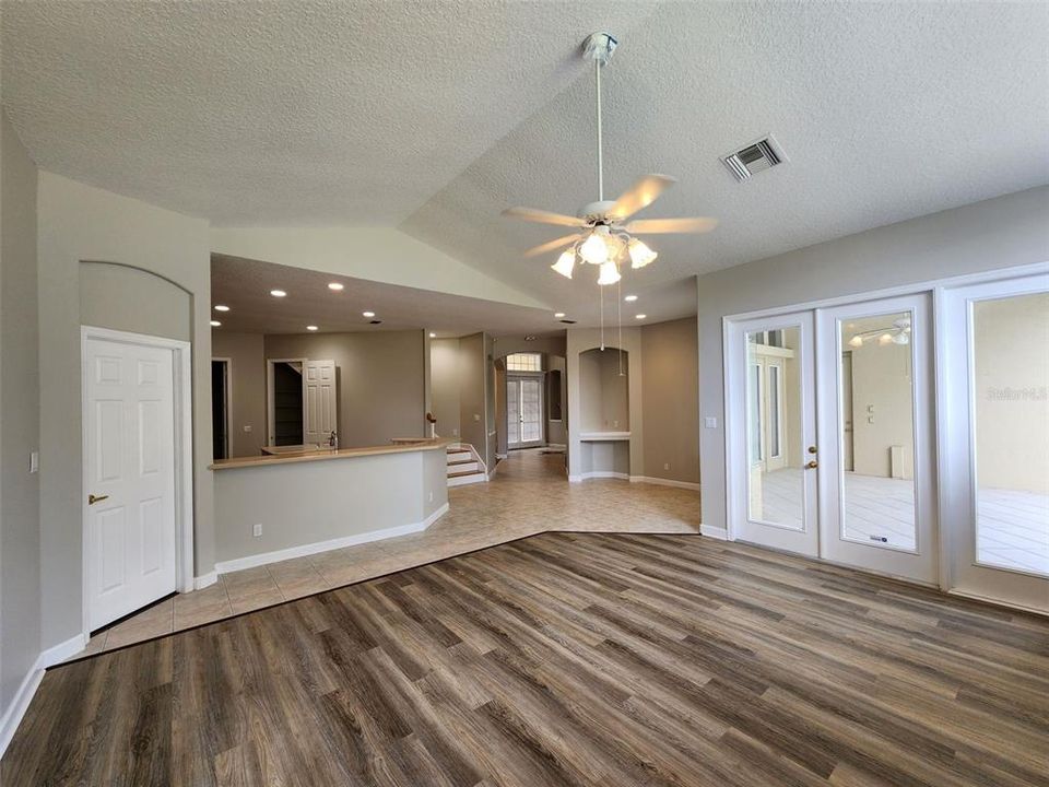 For Rent: $4,950 (5 beds, 4 baths, 3662 Square Feet)