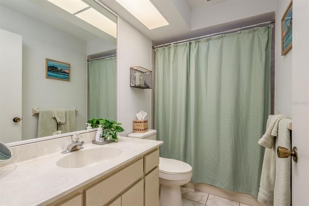 Active With Contract: $200,000 (2 beds, 2 baths, 1022 Square Feet)