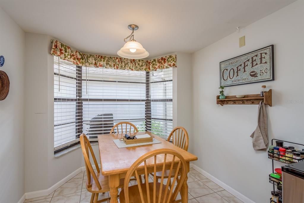 Active With Contract: $200,000 (2 beds, 2 baths, 1022 Square Feet)