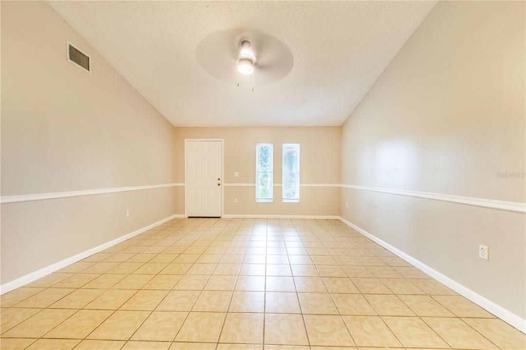 For Rent: $1,700 (2 beds, 2 baths, 886 Square Feet)