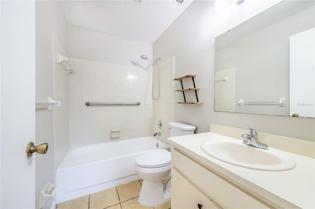 For Rent: $1,700 (2 beds, 2 baths, 886 Square Feet)