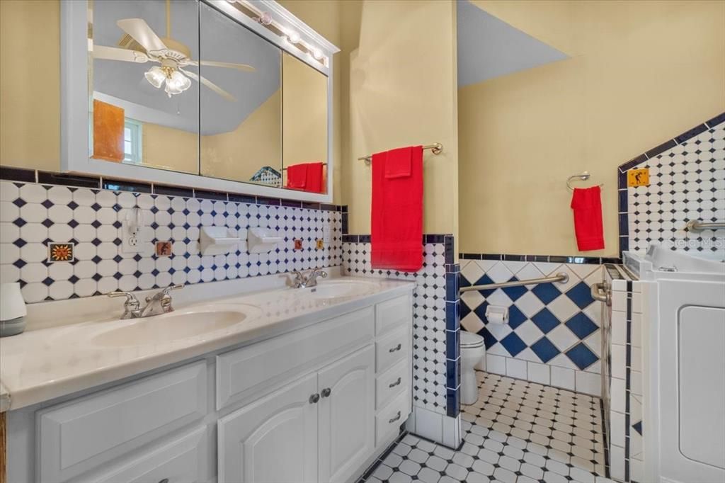 For Sale: $425,000 (3 beds, 2 baths, 2135 Square Feet)