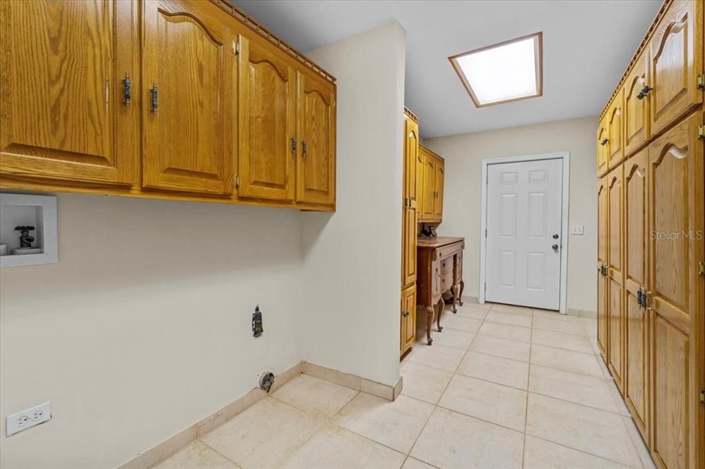 For Sale: $425,000 (3 beds, 2 baths, 2135 Square Feet)