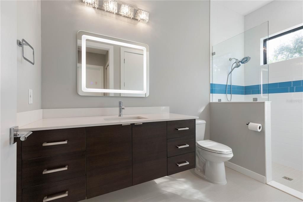 For Rent: $2,200 (1 beds, 1 baths, 759 Square Feet)