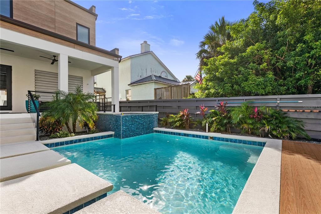 For Rent: $2,200 (1 beds, 1 baths, 759 Square Feet)