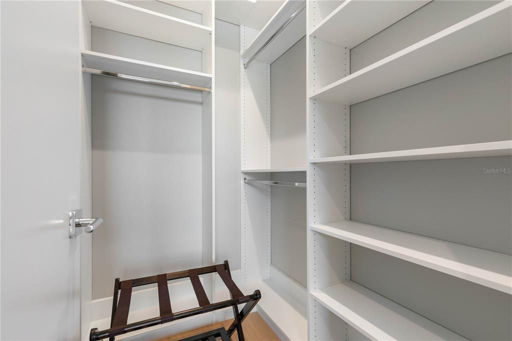 For Rent: $2,200 (1 beds, 1 baths, 759 Square Feet)