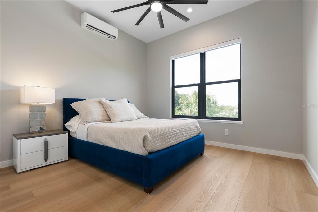 For Rent: $2,200 (1 beds, 1 baths, 759 Square Feet)