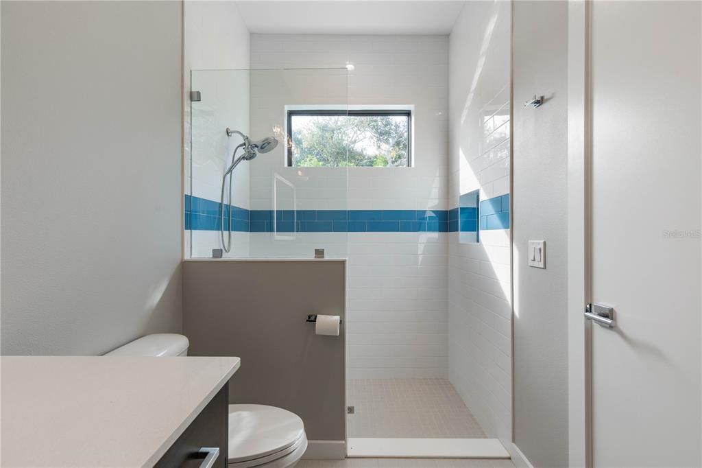 For Rent: $2,200 (1 beds, 1 baths, 759 Square Feet)