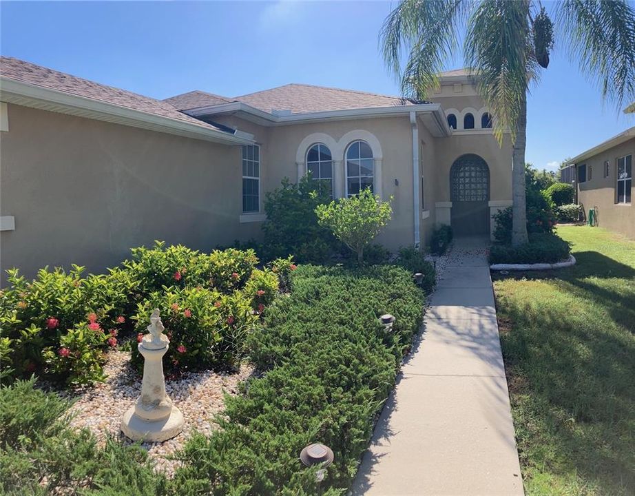 For Rent: $1,975 (3 beds, 2 baths, 1746 Square Feet)