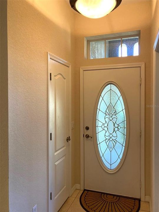 For Rent: $1,975 (3 beds, 2 baths, 1746 Square Feet)